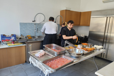 Γαστρονομική αναγέννηση στα Ψαρά – Μεγάλη δωρεά μεταμορφώνει τον «ΞΕΝΩΝΑ»