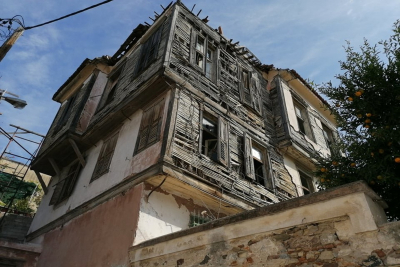 Λέσβος: Ακούει κανείς; Να σωθεί το αρχοντικό Βοστάνη στην Κουλμπάρα