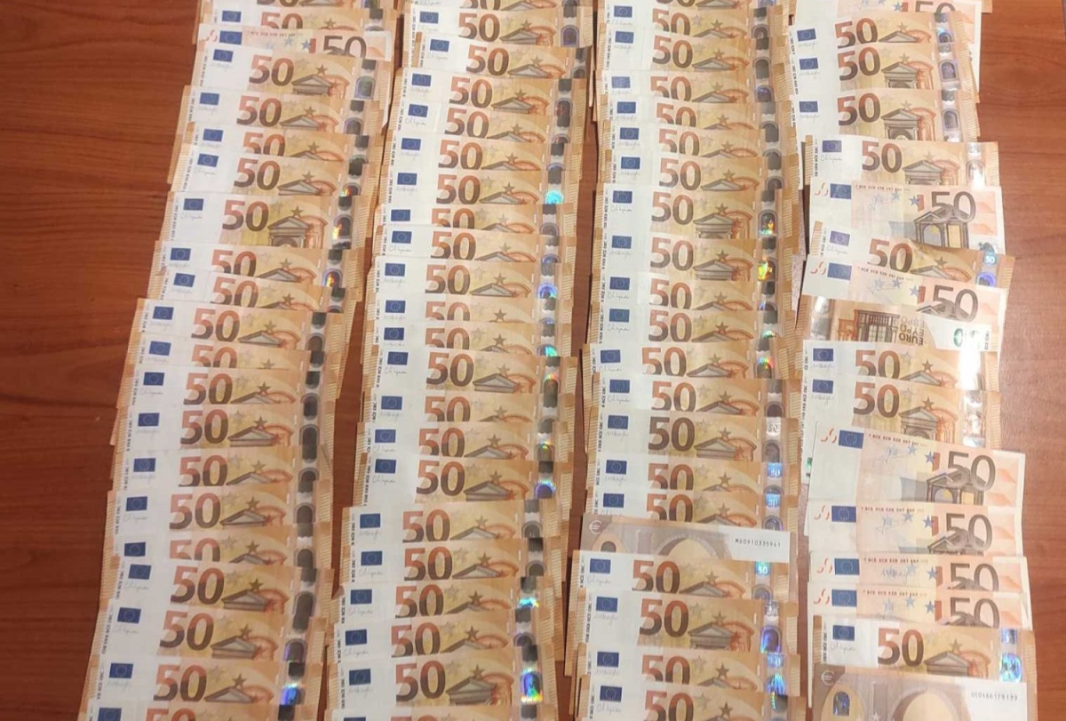 Έκρυψε τα κλεμμένα σε αποθήκη στη Γέρα, εντοπίστηκαν 5.250 ευρώ από απάτη σε βάρος ηλικιωμένης