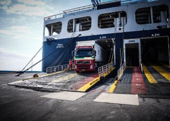 Λέσβος: Λύθηκε το μπλόκο των κτηνοτρόφων στο λιμάνι της Μυτιλήνης