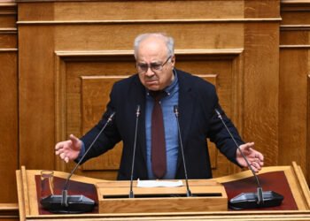 Παρασκευαΐδης: Ομηρία ιδιοκτητών και παράλυση της οικοδομικής δραστηριότητας σε Λέσβο και Λήμνο