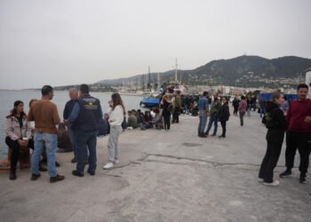 Λέσβος: Δεν αποβιβάστηκαν τα 22 φορτηγά του «Θαλασσίτης» μετά την παρέμβαση των κτηνοτρόφων