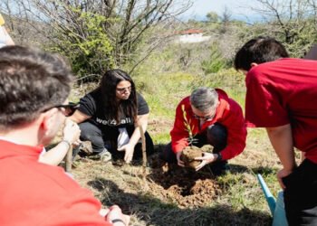 1.000 νέα δέντρα από το φυσικό μεταλλικό νερό ΒΙΚΟΣ στη Χίο