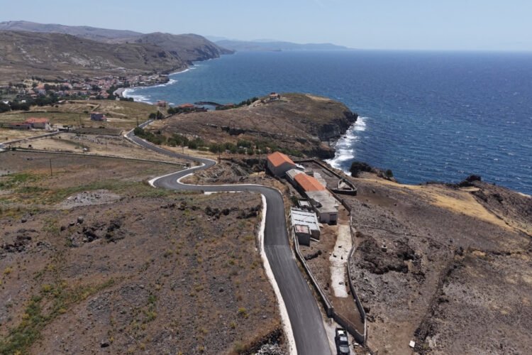 Τέλος η ταλαιπωρία: Άνοιξε ο δρόμος για μία από τις πιο μαγικές και δυσπρόσιτες παραλίες της Λέσβου!