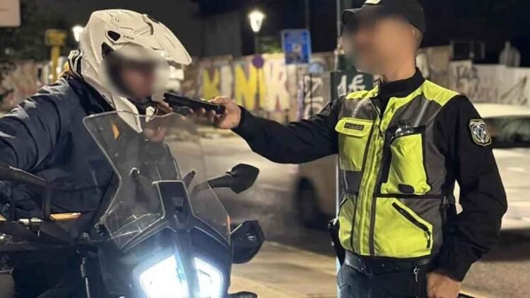 Σάμος: Χειροπέδες σε οδηγό μηχανής που οδηγούσε υπό την επήρεια αλκοόλ στο Πυθαγόρειο