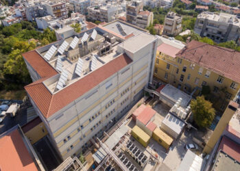 Μυτιλήνη: Σε ΜΕΘ γυναίκα με μικροβιακή μηνιγγίτιδα – Τι λένε οι γιατροί