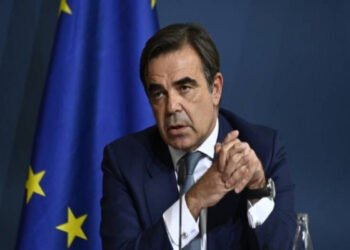 Αυστηρό μήνυμα Σχοινά για τη Λέσβο: προϋπόθεση η τήρηση των μέτρων βιοασφάλειας