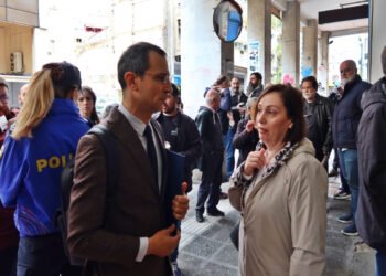 Λέσβος: Πετάει το "μπαλάκι" στην Αυτοδιοίκηση ο Πιπίνης - "Φταίνε και οι Δήμοι με την Περιφέρεια για τις καθυστερήσεις!