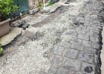 «Θάβουν» την ιστορία στη Μυτιλήνη; Σφοδρή παρέμβαση Κουφέλου για τα λιθόστρωτα