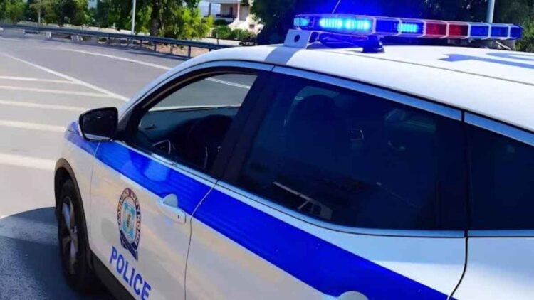 Σάμος: Συνελήφθη 24χρονος που οδηγούσε φορτηγό χωρίς δίπλωμα – Του είχε αφαιρεθεί για άλλη παράβαση