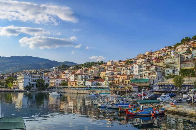 Έφοδος της ΕΛ.ΑΣ. σε μαγαζί στο Πλωμάρι: Είχε σφραγιστεί, αλλά αυτός λειτουργούσε σαν να μη συμβαίνει τίποτα!