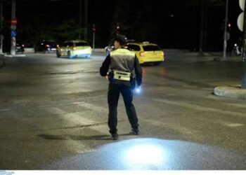 Σάμος: Χειροπέδες σε «γκαζιάρη» που έθεσε σε κίνδυνο πεζούς και οδηγούς