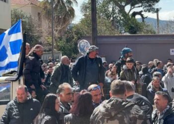 «Ως εδώ!»: Μεγάλο συλλαλητήριο κτηνοτρόφων και αγροτών στη Λέσβο