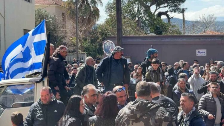 «Ως εδώ!»: Μεγάλο συλλαλητήριο κτηνοτρόφων και αγροτών στη Λέσβο