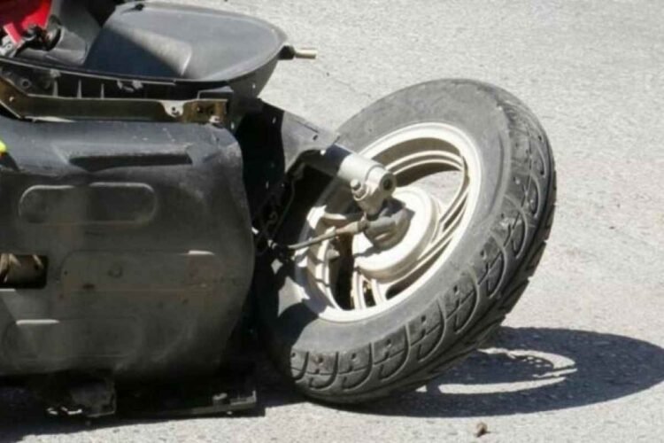 Σοβαρό τροχαίο στη Λέσβο: Μοτοσικλέτα προσέκρουσε σε μπάρες