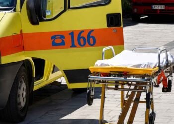 Μυτιλήνη: Έχασε την ισορροπία του και έπεσε στο κενό – Νεκρός 72χρονος που έβαφε το σπίτι του