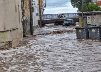 Λέσβος: Υπερχείλισε ποτάμι στην Ερεσσό- Ποτάμια τα στενά στον Μόλυβο