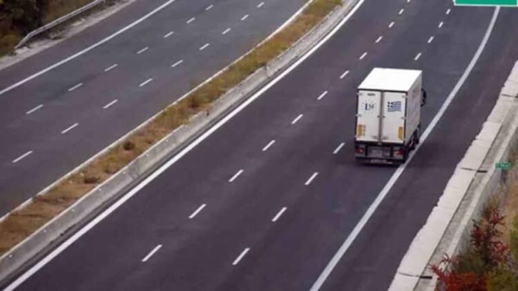 Σάμος: Χειροπέδες σε 41χρονο που οδηγούσε φορτηγό υπό την επήρεια αλκοόλ.