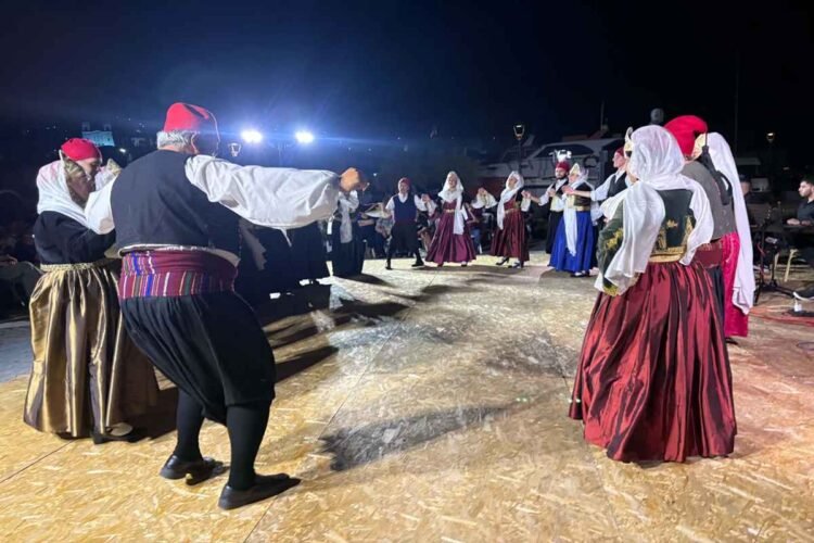 «Πλημμύρισαν» με παράδοση οι Οινούσσες