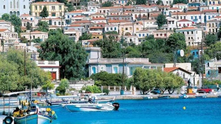 156 κάτοικοι στις Οινούσσες εξετάστηκαν δωρεάν από εθελοντές γιατρούς!